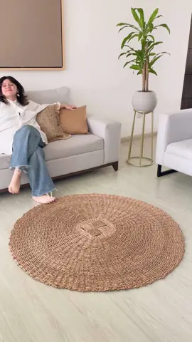 Se resolvieron todos mis problemas con alfombra redonda tejida #alfombra #rug #carpet #livingroom #interior #decor #decortips 