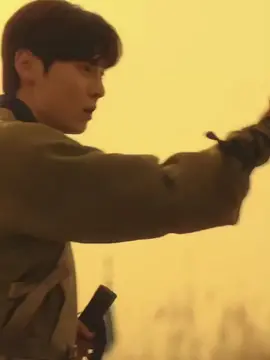 Seo yul with his two swords>>> #foryoupage #alchemyofsouls #alchemyofsoulsedit #hwangminhyun #seoyul #seoyuledit #alchemyofsoulsseason2 #kdrama #kdramafyp #fyp #netflix #netflixseries