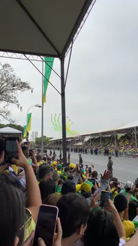 Espetáculo no céu de Brasília #setedesetembro #esquadrilhadafumaca #bicentenarioindependencia #bolsonaro2022 