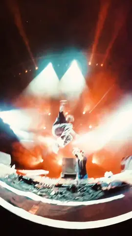 Qui est belge? 🇧🇪❤️ parce que c’est pas mal chez vous hein! #Mosimann  #FrenchProducer #Producer #ElectroPop #ItaloDisco #HouseMusic #Festival #dj #french #swiss #singer #performer #music #genre #song #songs #melody #hiphop #rnb #pop #Love #rap #dubstep #instagood #beat #beats #jam #myjam #party #partymusic #newsong 