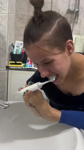 Brushing teeth armless 🦷🪥 / without using hands #zubi #pranjezuba #armless #brushing #brushingteeth #brushingteethtime #healthyteeth #disability #disabilityawareness #disabilitylife #novisad #petrovaradin #srbija #serbia #serbian #interesting #reels #reelsofinstagram #instagram #igreels #igreel  #balkan