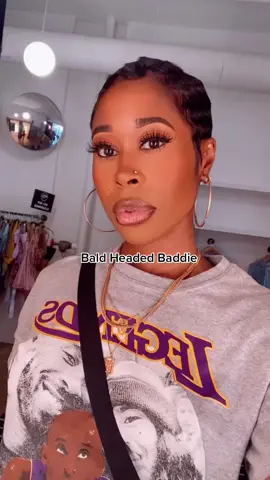 #shorthairstyle #blackwomen #blackwomenappreciation #fingerwaves #baldheadbaddie #blackwomenwithshorthair