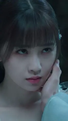 Chang Heng got bitten. #lovebetweenfairyanddevil #苍兰诀 #chinesedrama #cdrama #zhanglinghe #张凌赫 #yushunxin #estheryu #fyp 