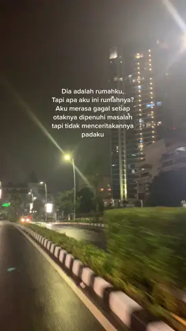 ? #lippomallpuri #hujan