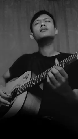 main gitar sambil merem itu enak banget 🥰