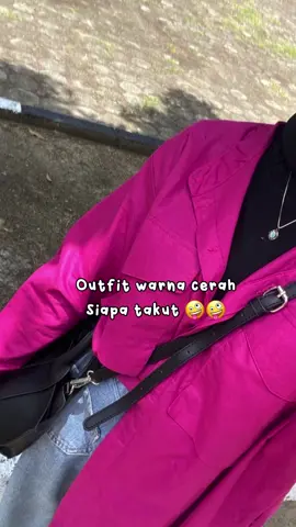 Auto hidup jadi berwarna 😂#kemejafuschia #outfitinspo #kulothighwaist #ootdinspiration #fyp #loosepants