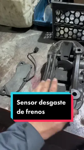 Sensor de desgaste, pastillas de frenos 👨🏻‍🔧 #mecanicaautomotriz #chile #frenos #autos #vw #sensor #autotronica 