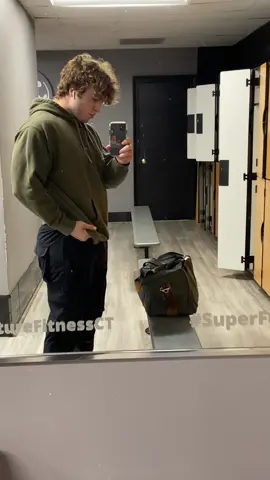 Nice chill push day w the boys #ekkovision #preworkout #prosperyouth #motivation #bodybuilding #powerlifting #SmallBusiness 