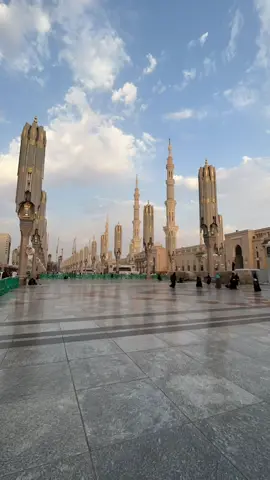 Friday bliss!✨ #fridayblessed #madinatulmunawwarah #masjidunnabavi #islamicvideо #muslimtiktoker #islamictiktoks #makkahmadina #alhamdulillahforeverything #subhanallâh #timelapsemoment #jummahmubarak #foryouislam #islamicartist #allahuakber