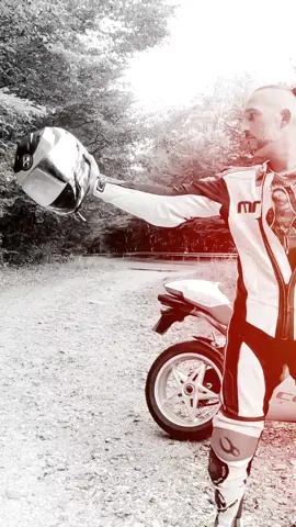 #foryoupage #foryou #4u #me #viralvideos #scorpionshelmets #muganrace #mv #bikertiktok #bikerlife #biketok #mvagustacorse #dreammy #corse #motorcycle #speedbike 