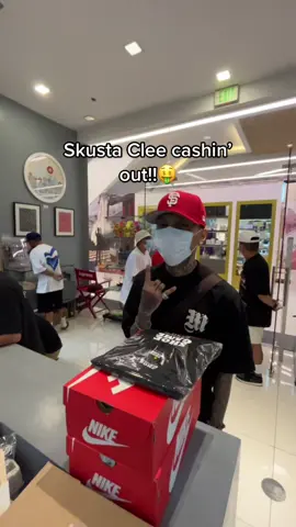 @Skusta Clee in the house!! As always salamat sa pagbisita Daryl🤝🏽 #fyp #foryoupage #skustaclee #sneakers 