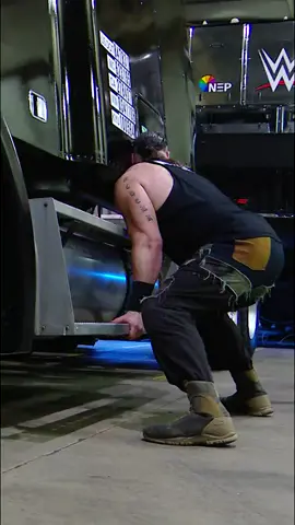 PARA, pero ¿qué hacesssss? 🔥💥💪 #BraunStrowman #SmackDown #fyp #tripleh #kurtangle #fuerza #fuerte #gym 