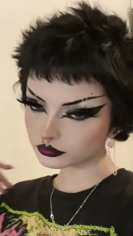hehe #theyhepronouns #makeup#makeuptutorial#gothmakeup#gothic#alt#alternative#alternativemakeup#fyp#foryoupage#Eyeliner#lipstick#lgbt#growingoutabuzzcut#tradgothmakeup