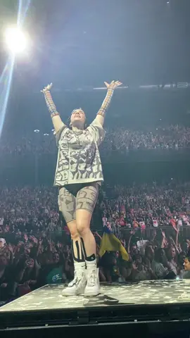 the tippy toes 🥹 #tour #billieeilish