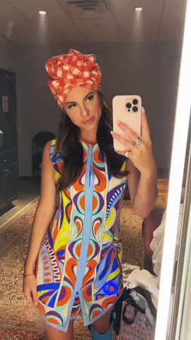 back on tour! tonight’s getup😋