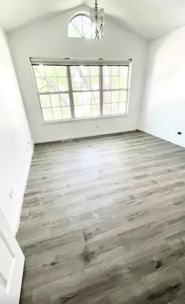 DIY Bedroom Reno ❤️ Before and after of our second bedroom! It’s amazing what paint and new flooring can do to a space! #diyhome #diyhomedecor #fixerupper #fixerupperhouse #bedroomdiy #bedroominspo #bedroominspiration #bedroomgoals #bedroomideas #bedroomrenovation #diybedroom #beforeandafter #beforeandafterhome #hometransformation #diyrenovation #diyremodel #myhomestyle #modernhome