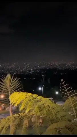 komunikasi itu penting kalo gak ada komunikasi berarti kamu tidak penting harusnya sadar bukan sabar 😔😔