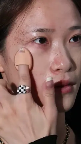 Tri-color concealer #concealer #fyp #foryou #minimakeup