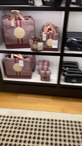 Let’s go shopping for my friends birthday! It’s a 3 minutes video but come along with me. #fyp#friendship#birthday#fypシ#fypシ゚viral