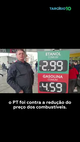 O BOLSONARO TÁ ON! O Brasil tá dando certo, pro desespero dos que torcem contra! Olha aí nosso Capitão conferindo o preço dos combustíveis, que despencaram após mais um trabalho sensacional do Presidente!  #Tarcísio10 #Bolsonaro22