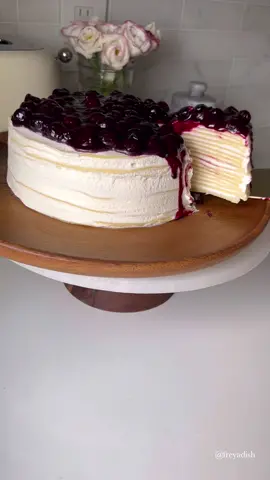 ✨ 𝘽𝙚𝙧𝙧𝙮 𝙖𝙣𝙙 𝙘𝙧𝙚𝙖𝙢 𝘾𝙧𝙚𝙥𝙚 𝘾𝙖𝙠𝙚 𝙥𝙩.2 ✨🫐  #crepe #crepecake #blueberry  #blueberrydessert #food #Foodie #baking #bakingvideo #cooking #cookingvideo #bakewithfreya 