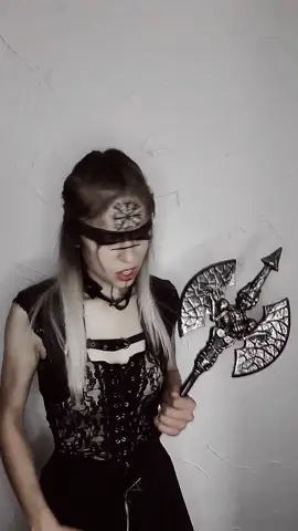 #cosplay #viking #faussearme #pourtoi #foryou #fyp #fypシ #foryoupage #fy #cosplaygirl #vikings #filtrecouleur 