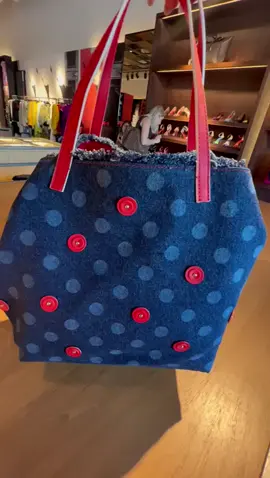 Belleza @carolinaherreraofficial #personalshopper #envios #creadora #creadoradecontenido #fashionblogermiami #fashion #modaentiktok #carolinaherrera