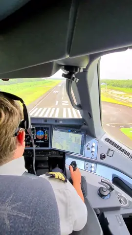 A350-100 Manually Flown Approach into Pointe-à-Pitre #aviation #tiktokaviation #cockpit #pilot #aviationlovers #avgeek #aircraft #flying #fly #Runway #france #a350 #a3501000 #a350k