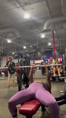 Close grip bench - after injuring my shoulder, still nervous to add too much weight to it 