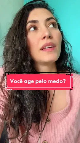 Quem vive pelo medo, vive limitado. Sentir  não é o problema, mas deixar que ele te controle, sim! #medo #motivação #terapia 