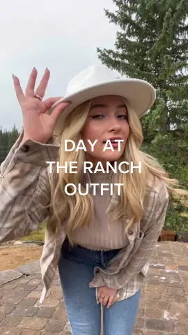 Spending the day at a ranch in Montana, going horse back riding and getting archery lessons! #OOTD #size6fashion #size8fashion #montana #yellowstone #ranchoutfits