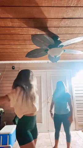 Perfect dance to do with my momma😂👯‍♀️ #ChewTheVibes #fyp #MomsofTikTok #meetmomma #og #dance #uncoordinated #momanddaughter #cute #family #loveyou #lol #viral #foryoupage #trending #tiktok #ontheporch #followme #funny