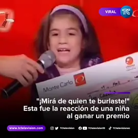 #Viral 📲 | En un programa de televisión uruguaya una niña ganó  un crucero por el Caribe y en al momento de agradecer, sorprendió a todos al enviarle un singular mensaje a un compañero de clases que se había burlado de ella.