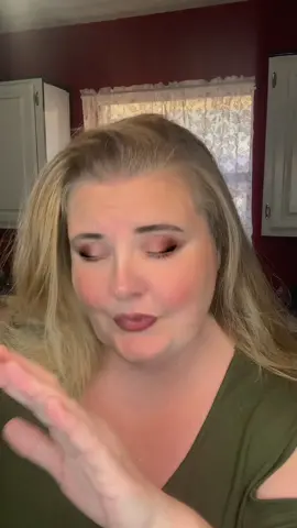 I’m ready for Christmas, so I’m bringing out the Christmas aprons 😊