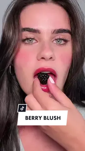 berry blush 🫐 #makeuphack #naturalblushtrend #naturalblush #raspberries 