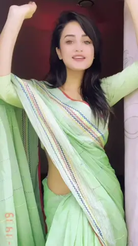 শাড়িতে ট কেমন লাগছে🔥💥🥰#anamikaoyshe #fyp 