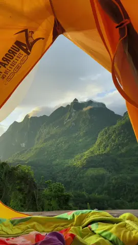 สวัสดียามเช้าที่สดใสและสดชื่น ครับ #ดอยหลวงเชียงดาว #บ้านลีซูโฮมสเตย์ #เชียงใหม่ #ออกเดินทางกันเถอะ🇹🇭 