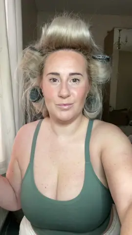 Roller dress out 💁🏼‍♀️ #lob #bouncyblowdry #velcrorollers #rollers #hair #hairrollers #hairstyle #hairturtorial #hairtok #fyp 