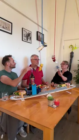 Do you recognise these people? They were the winners of the dutch TV show Tik M Ann and they came to London to help me make this video. Thanks Gerald and Siree!