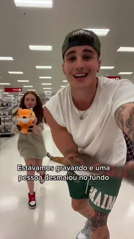 Só percebemos no final, e fomos ajudar !! Ela está bem 🙏🏻❤️