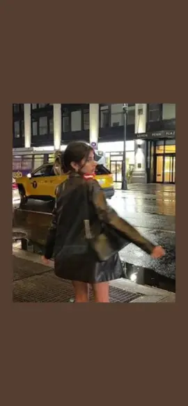 Fashion trends I hate part 3 #fyp #fashion #trends #fashiontrends #trendsihate #fashiontrendsihopenevercomeback #style #downtowngirl #jeans 