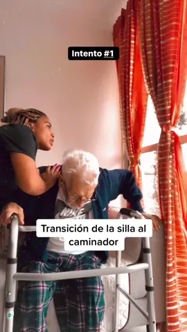 El temor a la caída se da de manera natural en el adulto mayor, debido a la pérdida de algunas capacidades físicas, y, si adicionalmente ya hubo alguna caída o trauma esto incrementa el temor como un componente emocional muy determinante en los procesos individuales de cada usuario.   Lo más importante es:  ▪️ hablar acerca de la actividad que se realizará para prepararlo y obtener su aprobación que es muy importante.  ▪️antes de levantarlo muéstrele cómo debe hacerlo y en dónde debe ejecutar la fuerza y el apoyo.  ▪️el contacto manual es fundamental como palanca de fuerza y para cuidar la higiene postural. Toma su coxis con una mano y pon la otra en hombro aplicando fuerza de empuje en sincronía con la fuerza y la intención del paciente para levantarse.  ▪️permítale descansar y que se tome el tiempo que sea necesario.  ▪️deja que pruebe con diferentes puntos de apoyo hasta lograr el que más le funcione.  ✅ prueba estos tips y me cuentas ¿cómo te va?  #fisioterapia #idosos  #neurorehabilitation #strokerehab #fisioterapiaadomicilio #cuidadospaliativos  #adultomayor #aminabaptisteft 