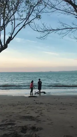 I’m glad whenever I can share her laughter🫶🏻 #slipingthroughmyfingerallthetime #pantaikelapatinggi 