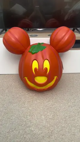 The best and biggest Mickey pumpkin I’ve ever owned 🎃🥰🤗 #bootoyou #disneytok #disneyuk #mickeypumpkin #shopdisneyuk #disneyhalloween 