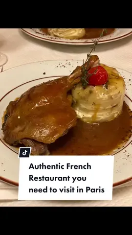 Where to get authentic French Confit Duck #pariseats #parisrestaurants #placestoeatinparis #notredamedeparis #lepetitchatelet #confitduck #dauphinoise #cheapeatsparis 