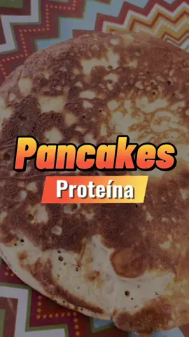 ¡Desayuno de Domingo! 🥞  Hoy domingo es el día para uno salir un poco de la rutina de la semana, y desayunamos estos pancakes con proteína añadida para que aporten un poco de nutrientes.   Ingredientes :  1 Taza de mezcla de pancakes  1 Scoop de Proteina de Vainilla 1 Huevo 1/2 Taza de Agua   Puedes agregar frutas como blueberries, fresas o algunas chispas de chocolates sin azúcar. Y para el syrop puedes utilizar miel, syrop sin azúcar o el de tu preferencia.   #latina  #mujer  #fitgirl  #breakfast 
