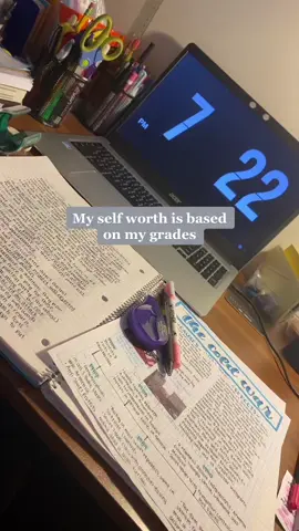 just want everyone that is struggle with this right now to know that it does get better. maybe not soon but it will because your hard work is gonna count for something and be worth it🫶🫶 #academicvalidation #school #student #study #grades #ChewTheVibes #DrPepperTuitionContest#LikeAMonarch #SephoraConcealers #fyp  
