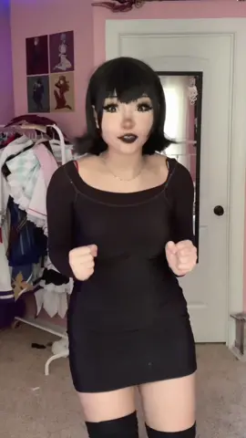 surprise mavis cos test!🧛‍♀️ sorry spam followers who saw this twice😭 #mavis #maviscosplay #mavishoteltransylvania #mavishoteltransylvaniacosplay #hoteltransylvania 