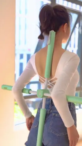 Bertahan menggunakan yoga stick ini selama 10 menit setiap hari, postur tubuh kamu jadi lebih tegap, cocok untuk anak-anak dan dewasa. #speeds_store #yoga #tiktokindonesia #pelangsingviral #alatolahraga #aerobics #hitman #foryou 