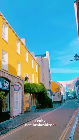 #visitwales #tenby #tenbywales #pembrokeshire #ukstaycation #Wales #walestravel #southwales #traveltiktok #traveltok #travel #discoverwales #discovercymru #explorewales #visituk #visitbritain 